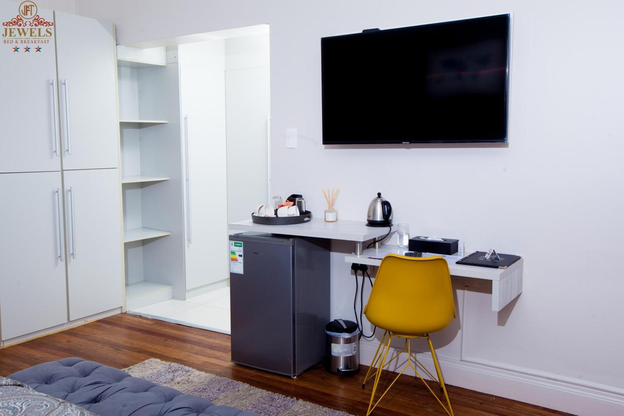 Jft Jewels Guest House East London Bagian luar foto