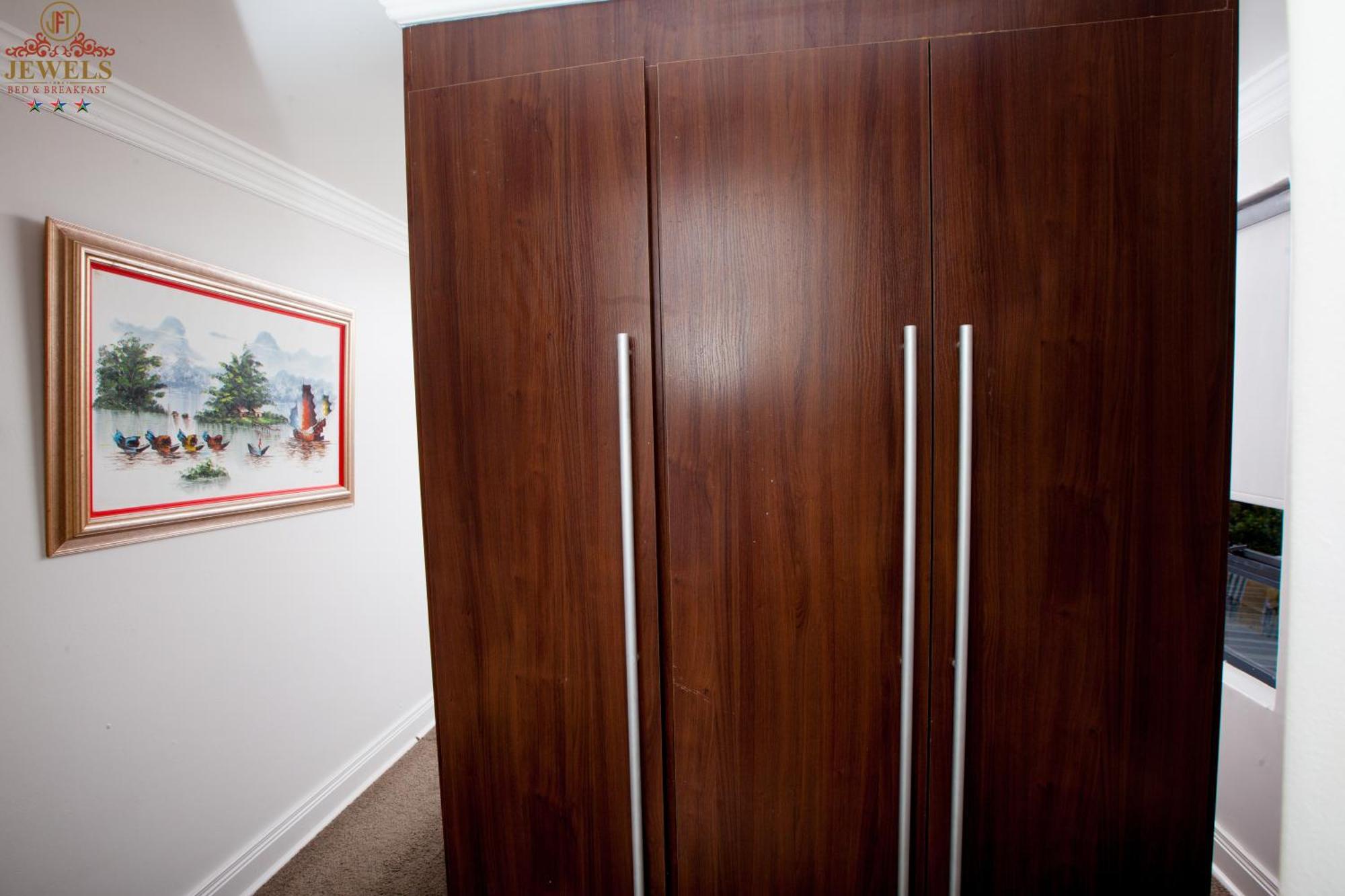 Jft Jewels Guest House East London Bagian luar foto