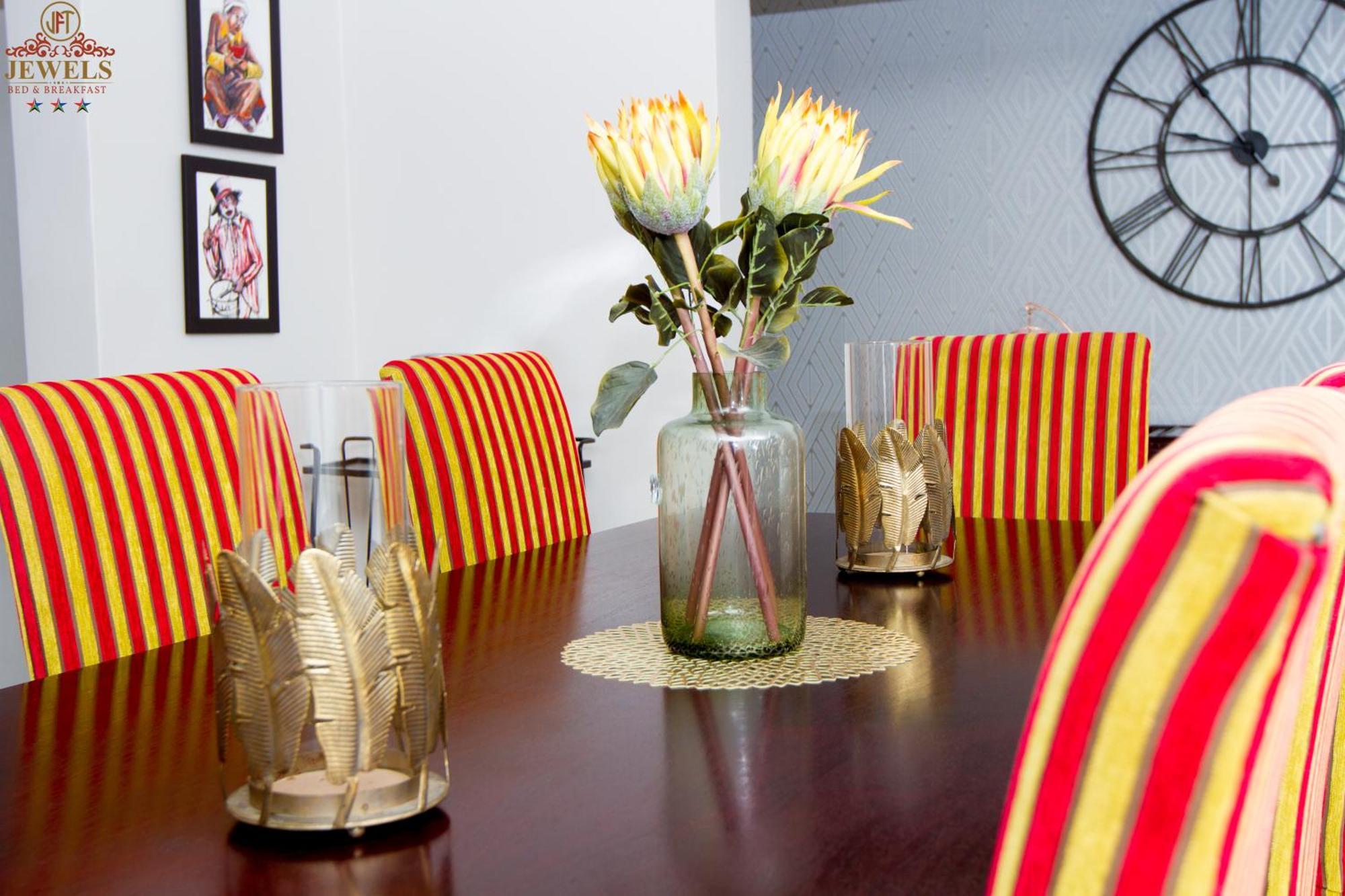 Jft Jewels Guest House East London Bagian luar foto