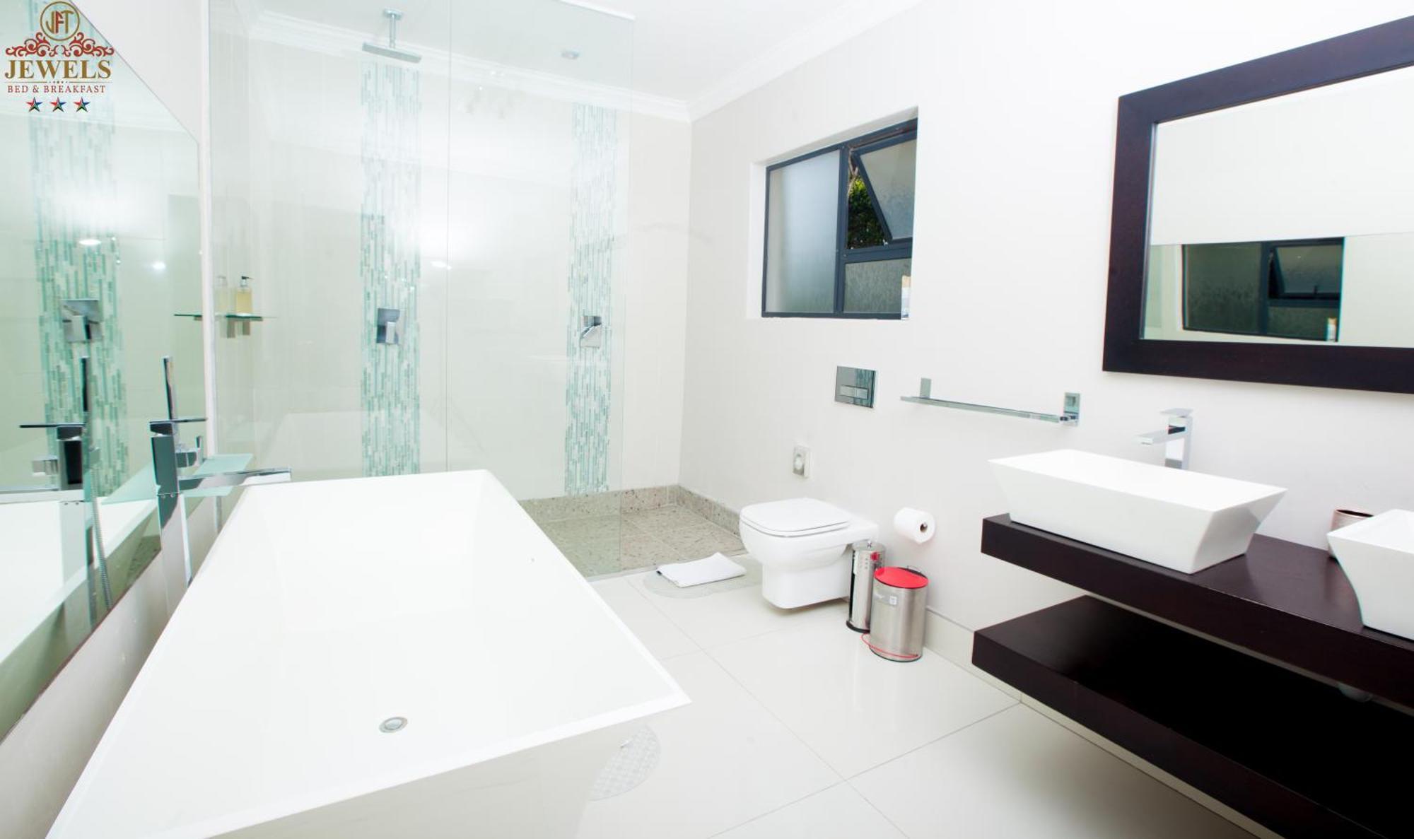 Jft Jewels Guest House East London Bagian luar foto