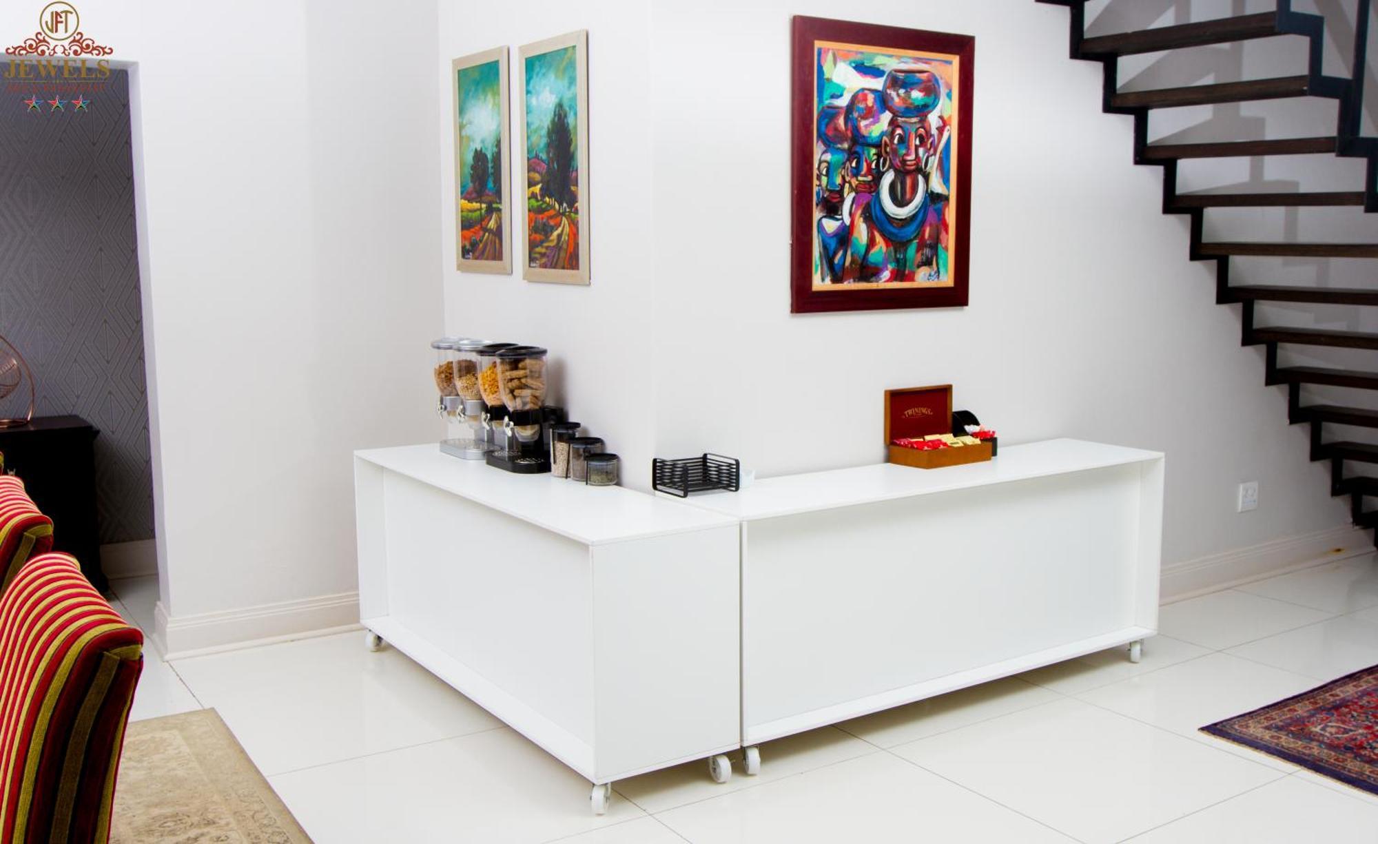 Jft Jewels Guest House East London Bagian luar foto