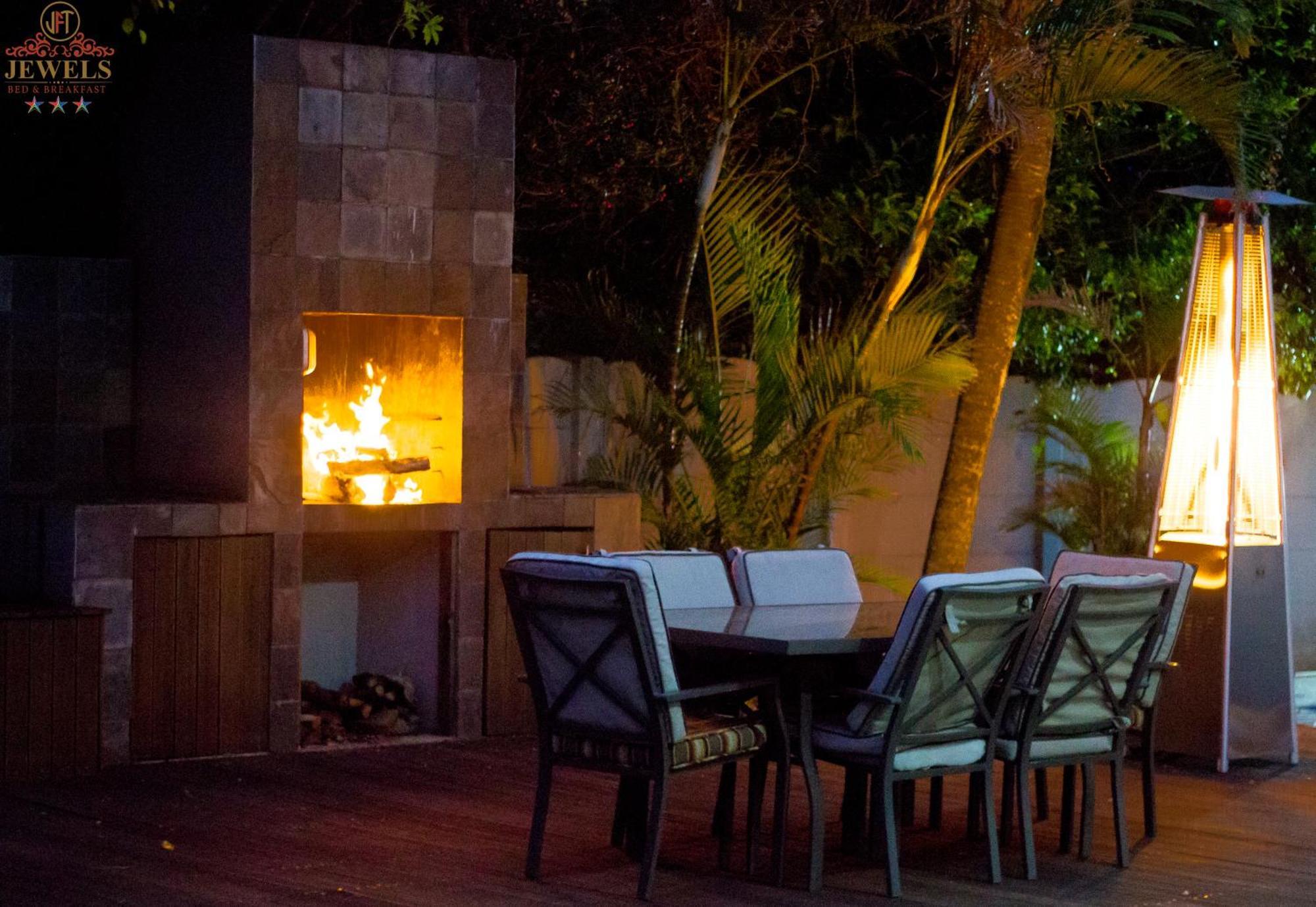 Jft Jewels Guest House East London Bagian luar foto