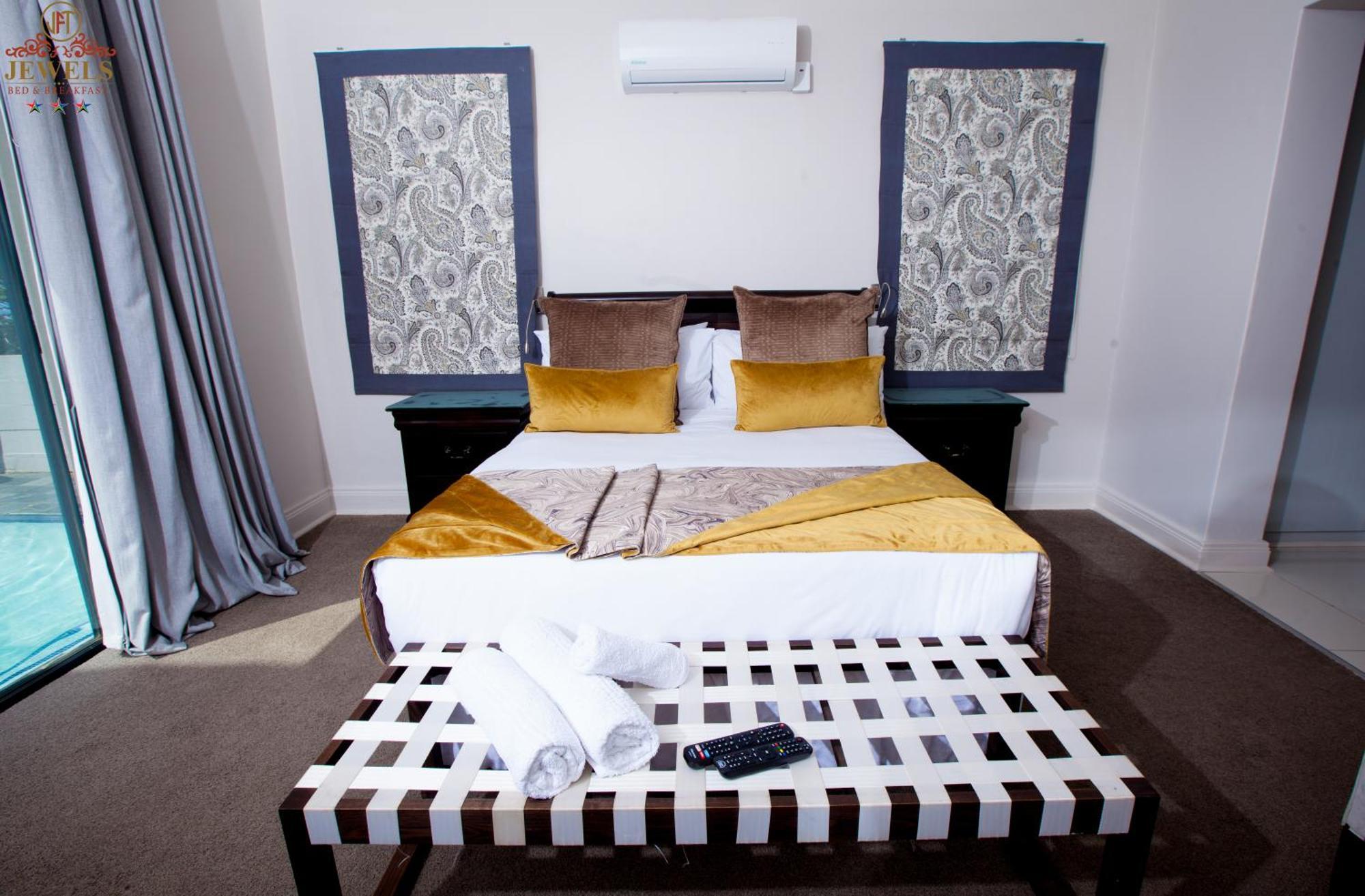 Jft Jewels Guest House East London Bagian luar foto
