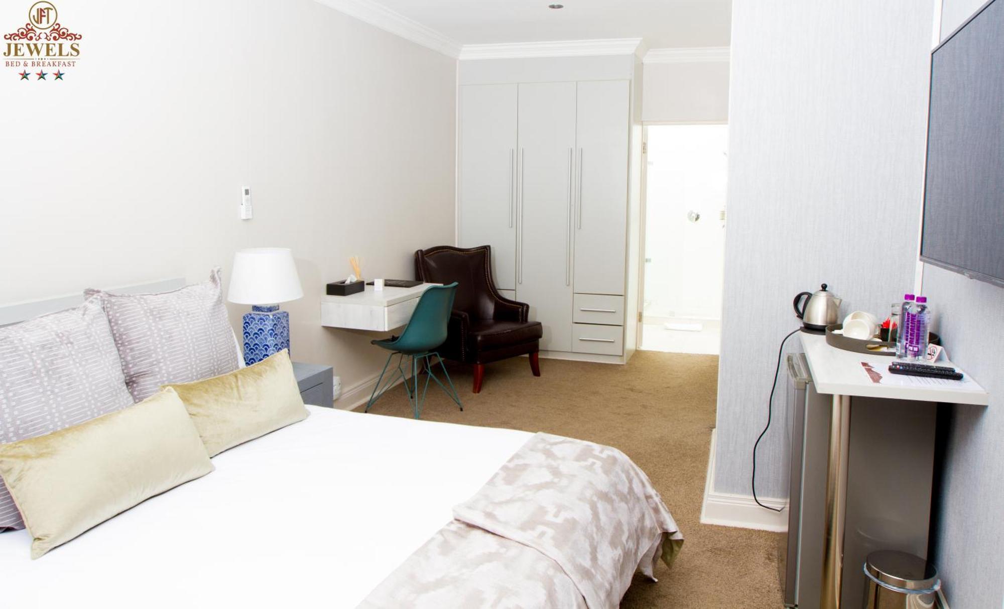 Jft Jewels Guest House East London Bagian luar foto