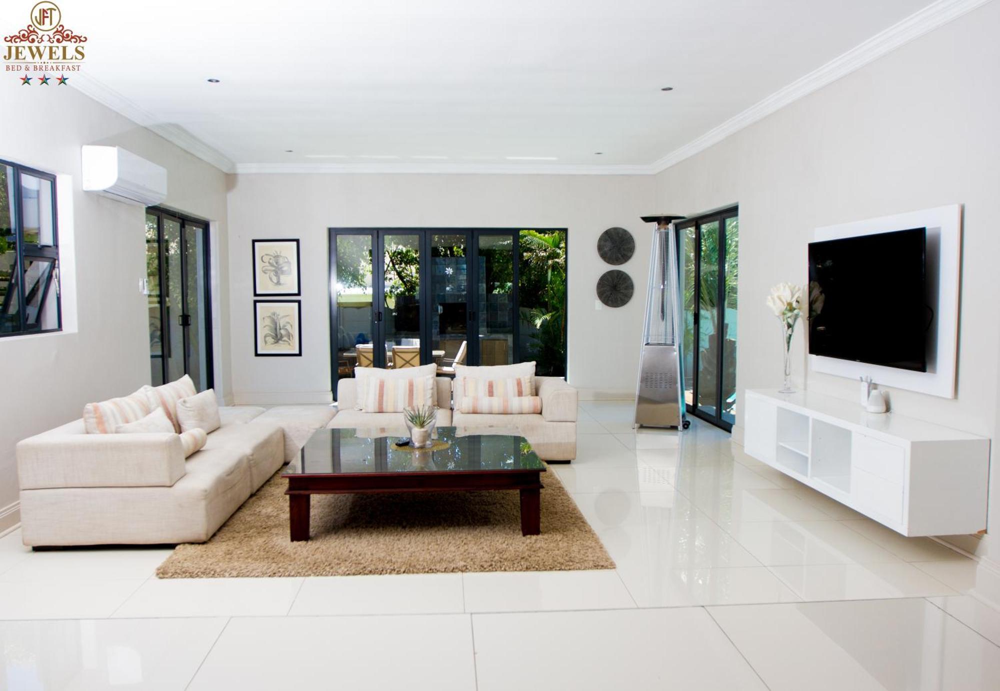 Jft Jewels Guest House East London Bagian luar foto