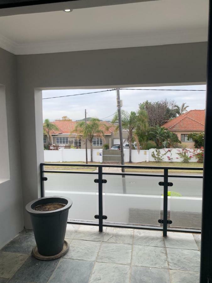 Jft Jewels Guest House East London Bagian luar foto